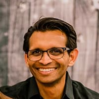 Headshot of Vikas Mundada